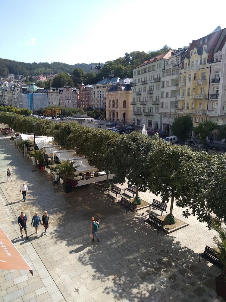 Hotel Renesance Krasna Kralovna Karlovy Vary Ngoại thất bức ảnh