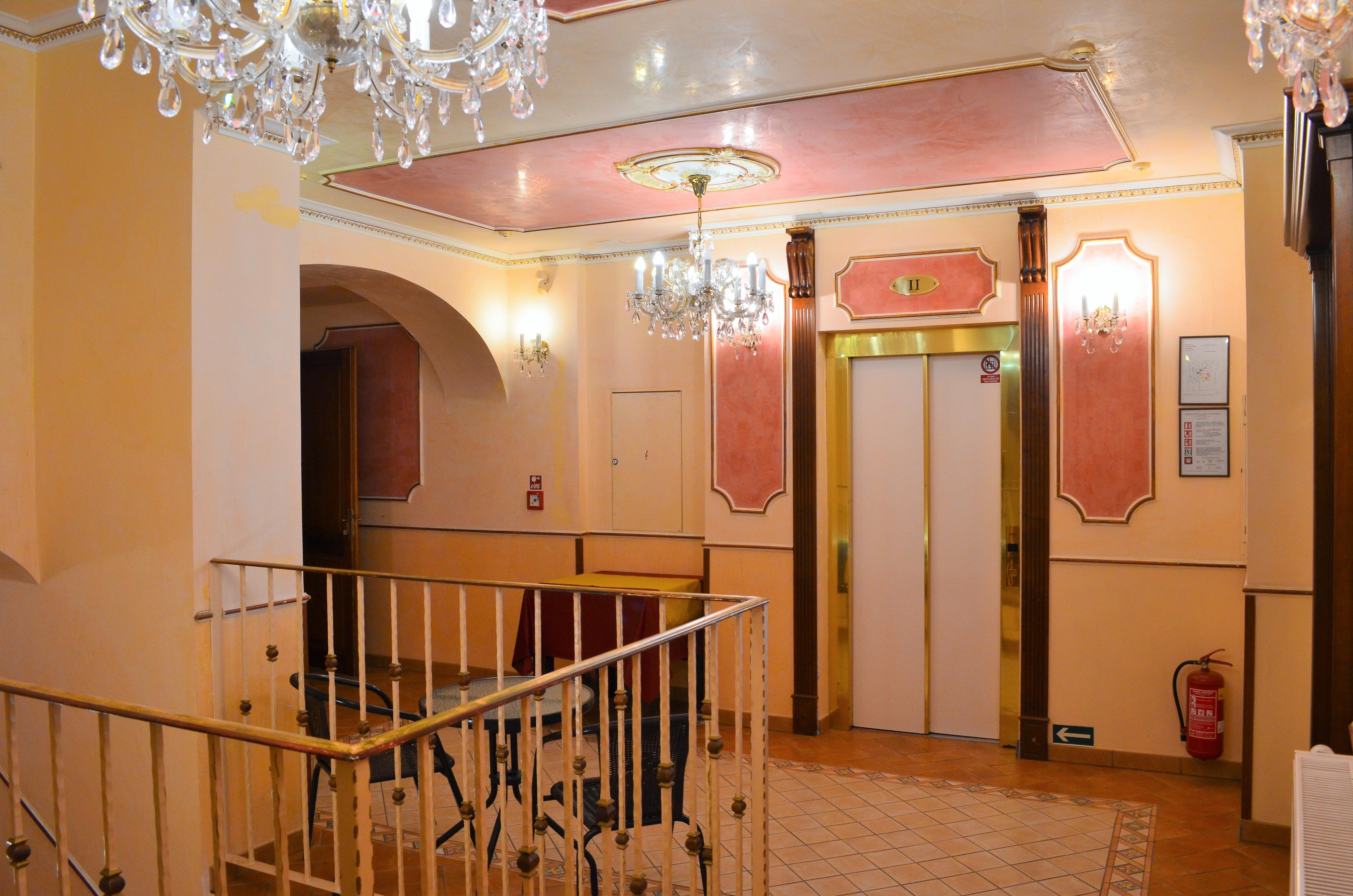 Hotel Renesance Krasna Kralovna Karlovy Vary Ngoại thất bức ảnh